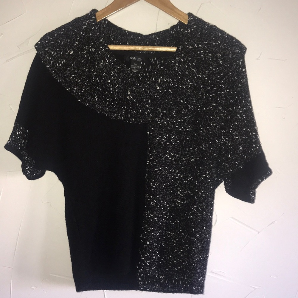 Short sleeve sweater